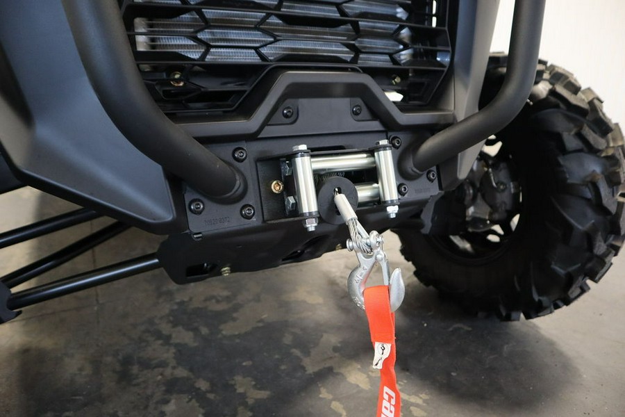 2025 Can-Am® Commander MAX XT 700