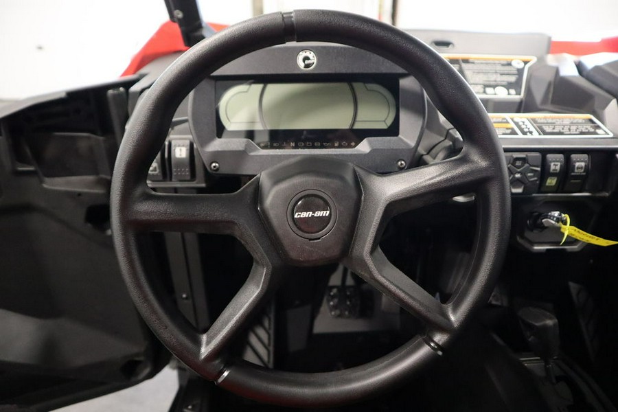 2025 Can-Am® Commander MAX XT 700