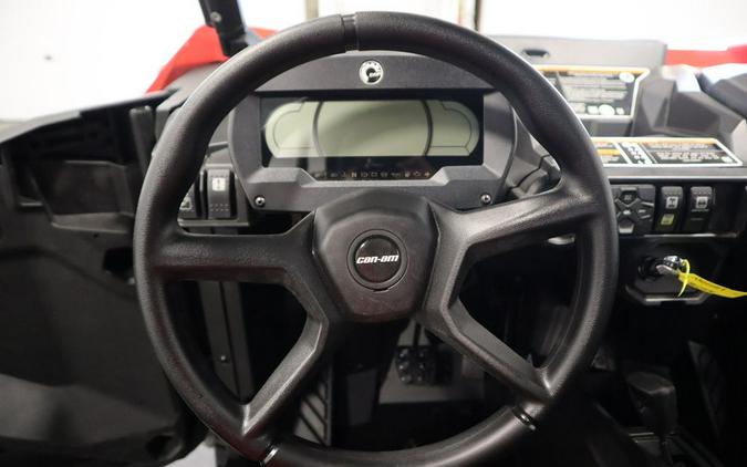 2025 Can-Am® Commander MAX XT 700