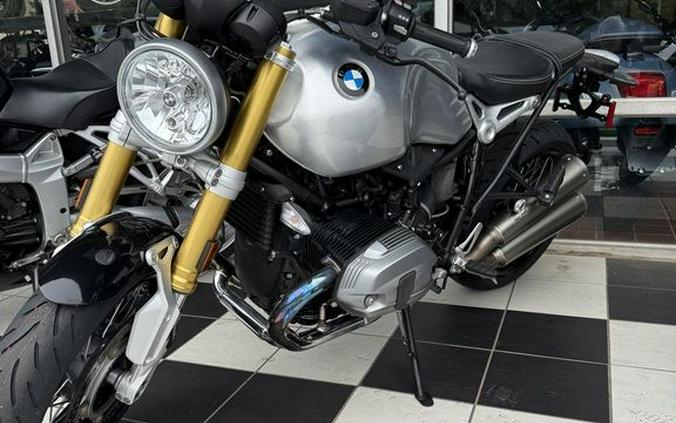 2016 BMW R nineT Scrambler Monolith Metallic Matt