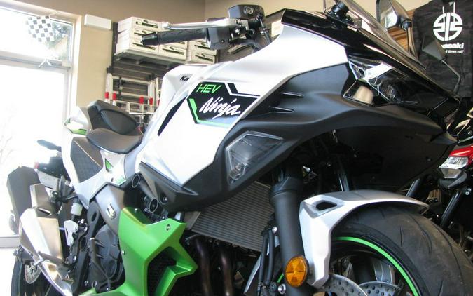 2024 Kawasaki Ninja® 7 Hybrid ABS