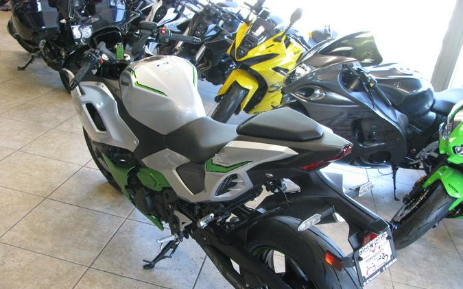 2024 Kawasaki Ninja® 7 Hybrid ABS