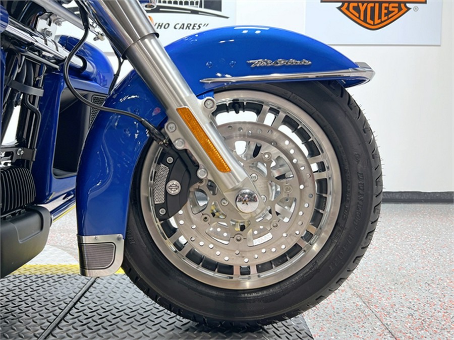 2024 Harley-Davidson Tri Glide Ultra FLHTCUTG Blue Burst