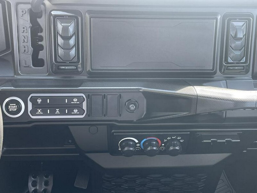 2026 Can-Am® Defender MAX XT CAB HD11