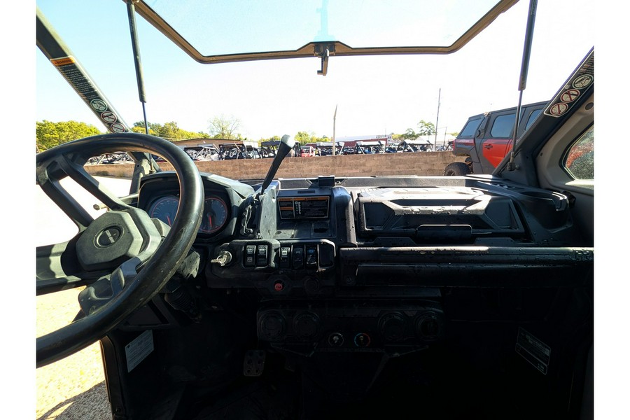 2018 DEFENDER MAX XT CAB HD10 - Can-Am