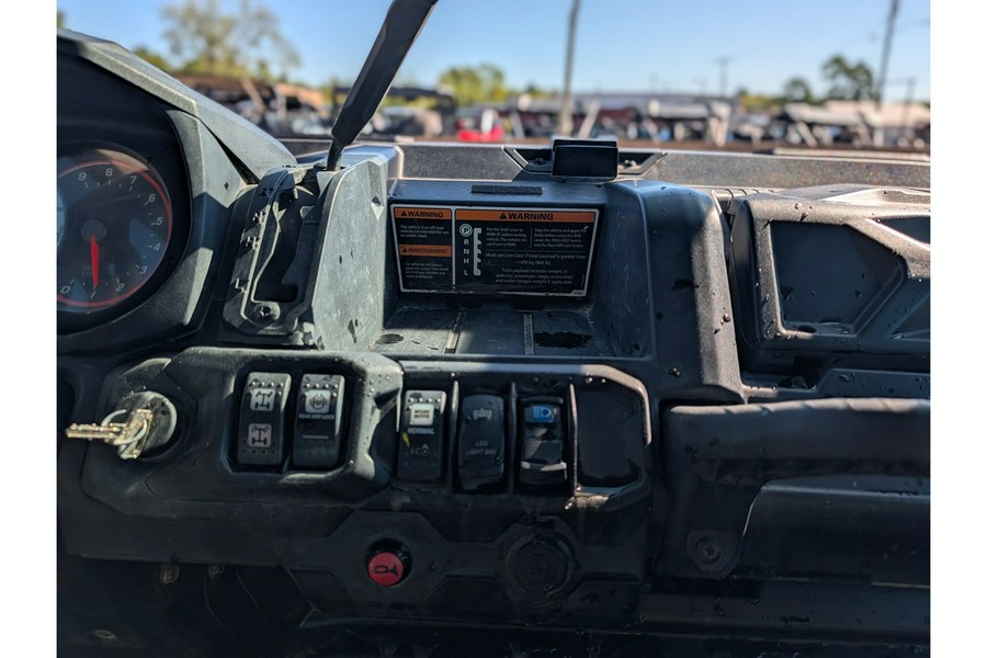 2018 DEFENDER MAX XT CAB HD10 - Can-Am