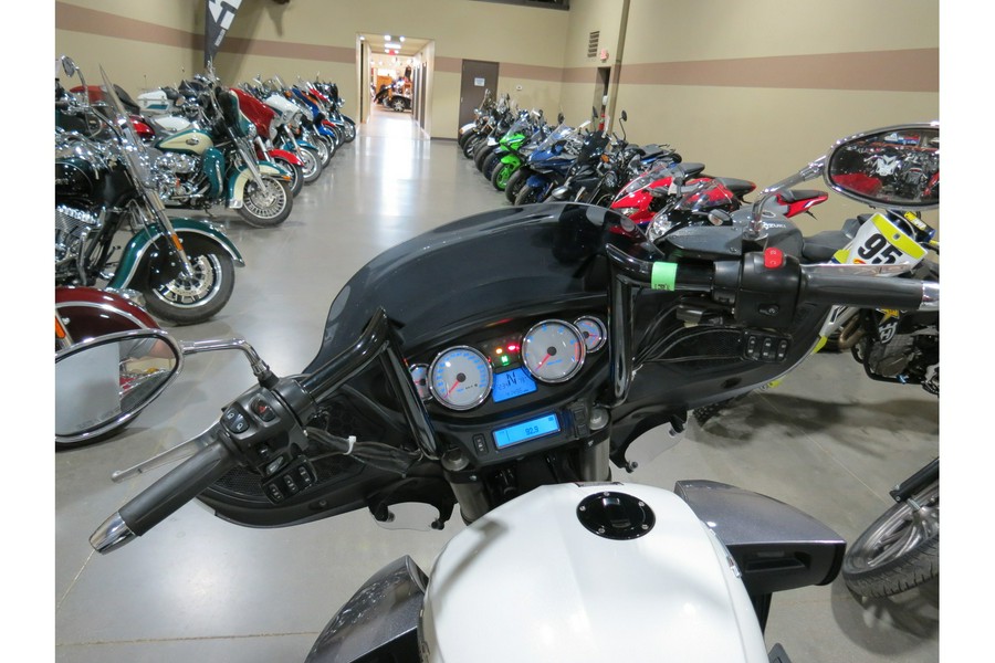 2016 Victory Motorcycles Cross Country Tour®