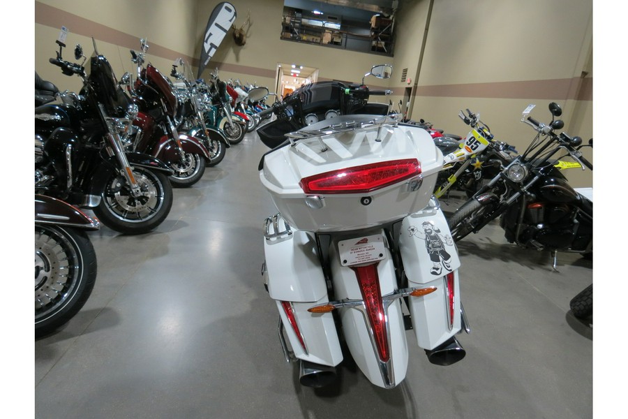 2016 Victory Motorcycles Cross Country Tour®