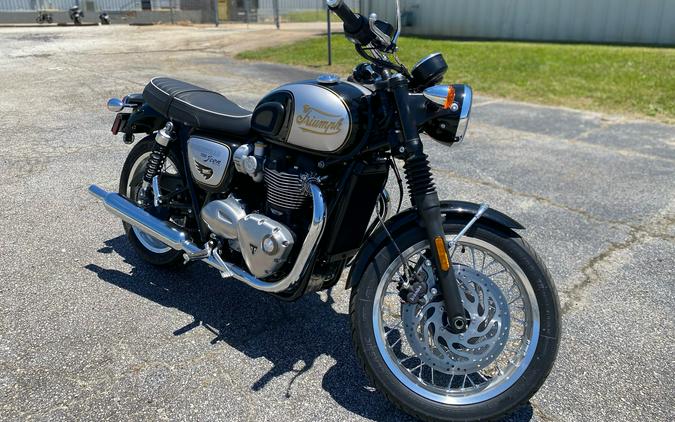2025 Triumph Bonneville T120