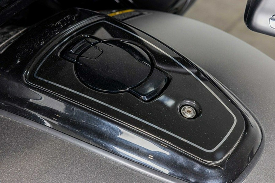 2023 Indian Challenger Dark Horse Titanium Smoke