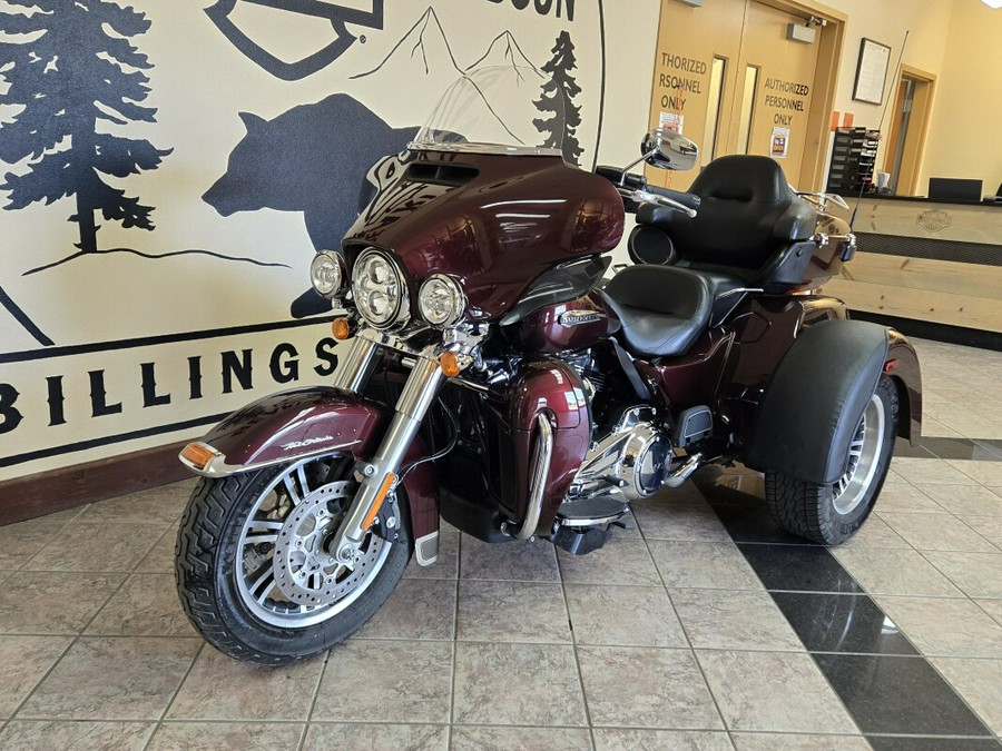 2019 Harley-Davidson® Tri Glide® Ultra Twisted Cherry
