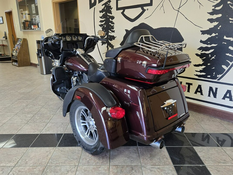 2019 Harley-Davidson® Tri Glide® Ultra Twisted Cherry
