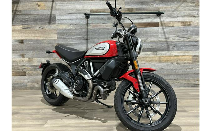 DUCATI SCRAMBLER Icon 2021 Barcelona 7600€ - Cüimo