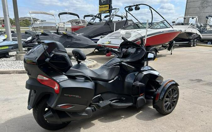 2016 Can-Am® Spyder® RT-S Special Series 6-Speed Semi-Automatic (SE6)