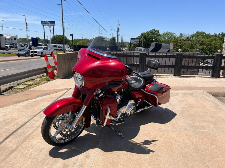 FLHXSE 2016 CVO™ Street Glide®