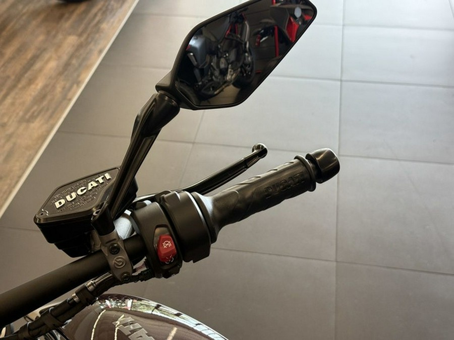 2026 Ducati Xdiavel V4 Black Lava