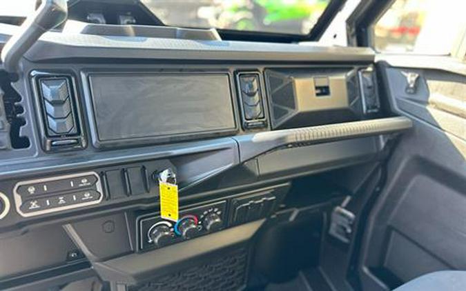 2026 Can-Am Defender MAX XT CAB HD11