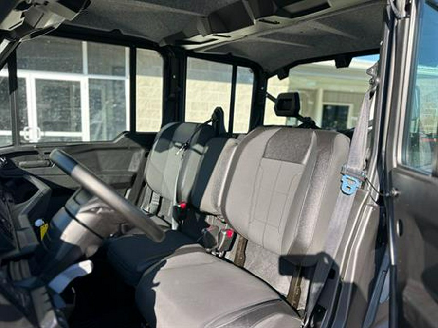 2026 Can-Am Defender MAX XT CAB HD11