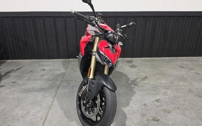 2026 Ducati Streetfighter V2