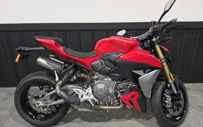 2026 Ducati Streetfighter V2