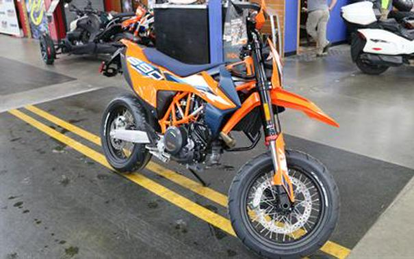 2024 KTM 690 SMC R