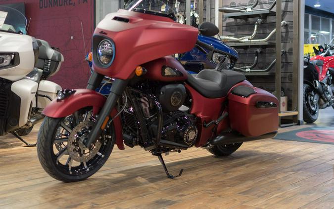 2024 Indian Motorcycle® Chieftain® Dark Horse® w/Powerband Audio Pkg Sunset Red Smoke