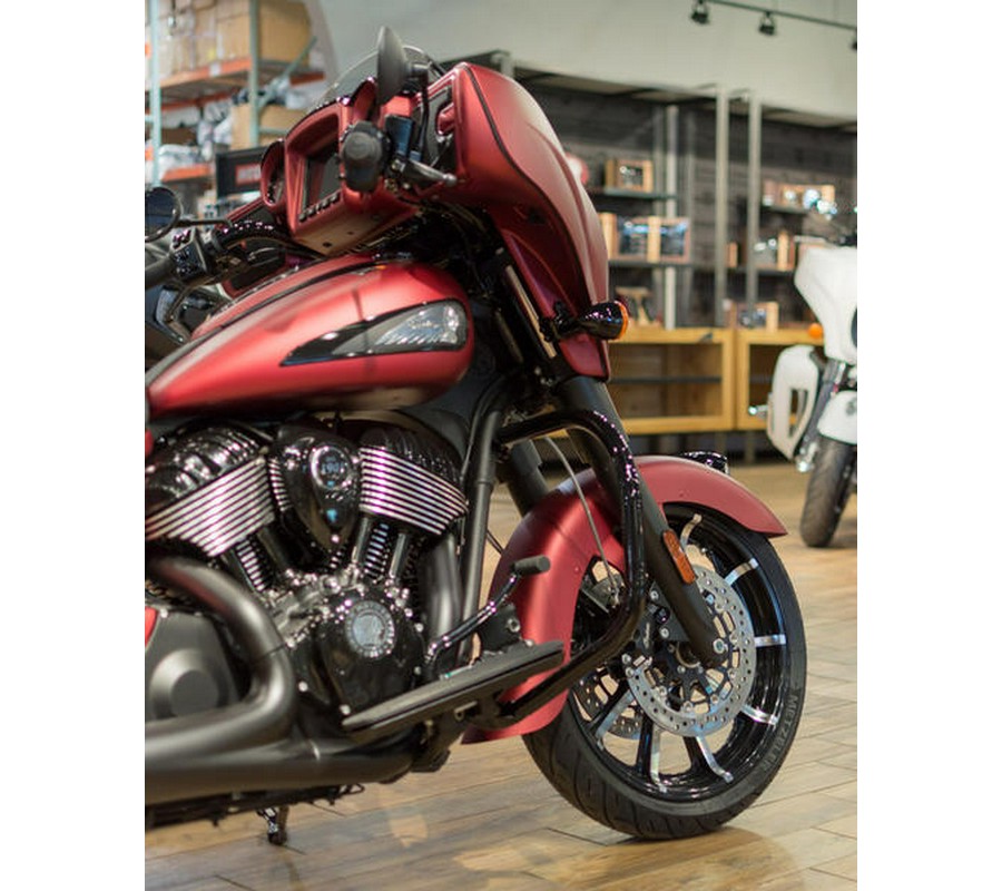 2024 Indian Motorcycle® Chieftain® Dark Horse® w/Powerband Audio Pkg Sunset Red Smoke