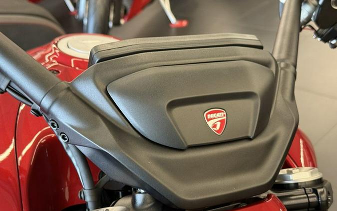 2026 Ducati Xdiavel V4 Burning Red