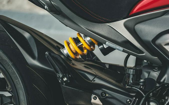 2026 Ducati Xdiavel V4 Burning Red