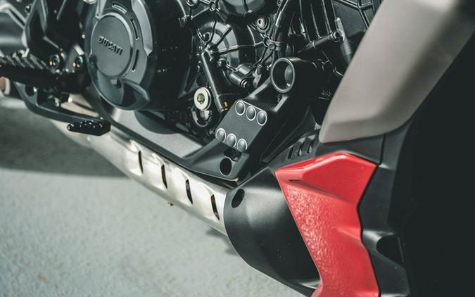 2026 Ducati Xdiavel V4 Burning Red