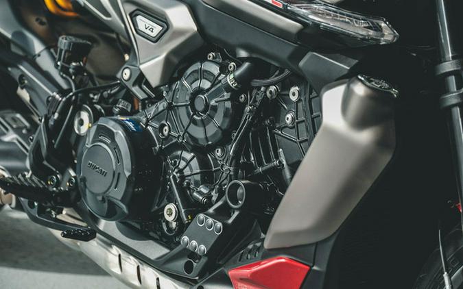 2026 Ducati Xdiavel V4 Burning Red