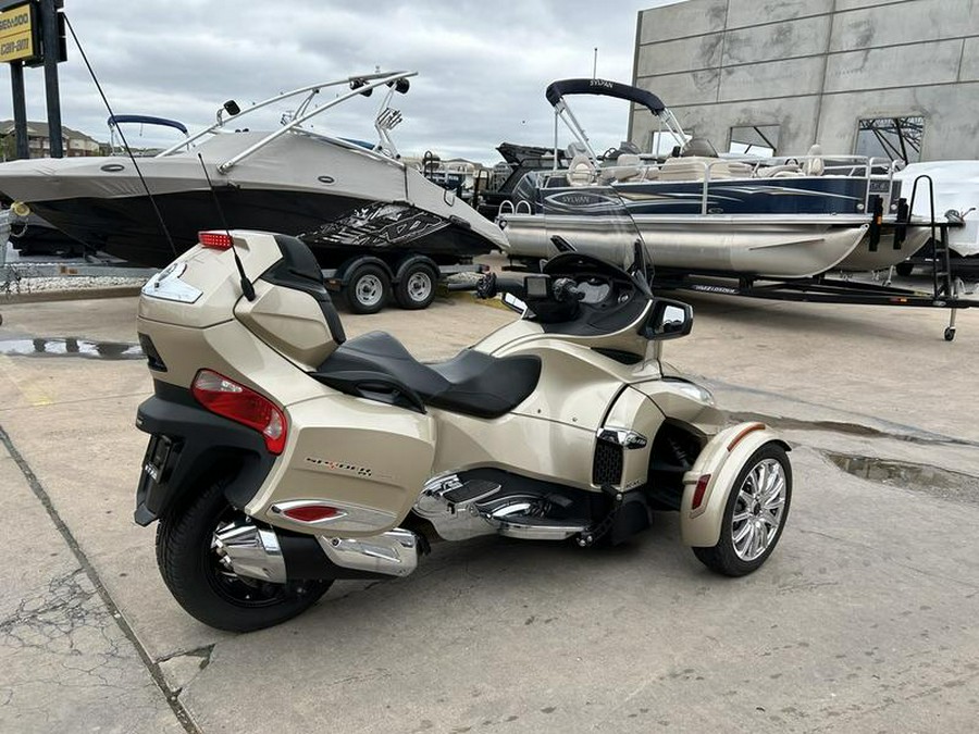 2017 Can-Am® Spyder® RT Limited 6-Speed Semi-Automatic (SE6)