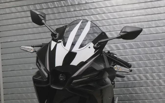 2026 YAMAHA YZFR3 ABS