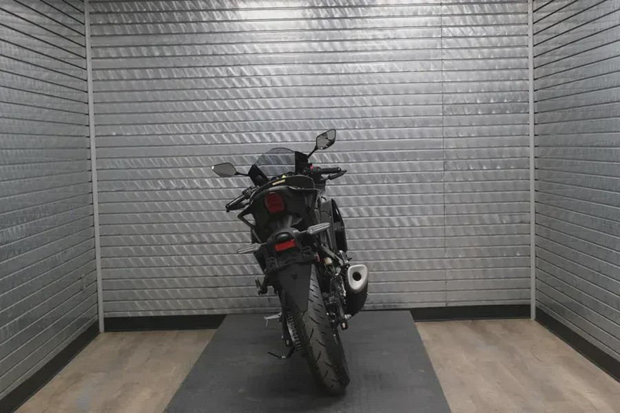 2026 YAMAHA YZFR3 ABS