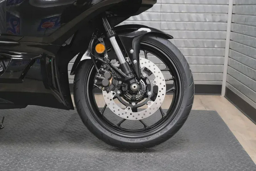 2026 YAMAHA YZFR3 ABS