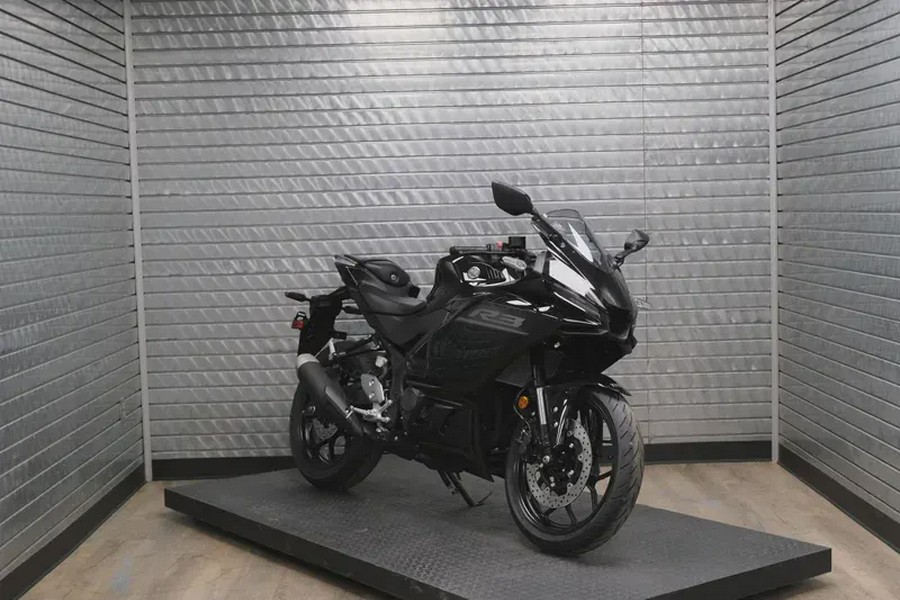 2026 YAMAHA YZFR3 ABS