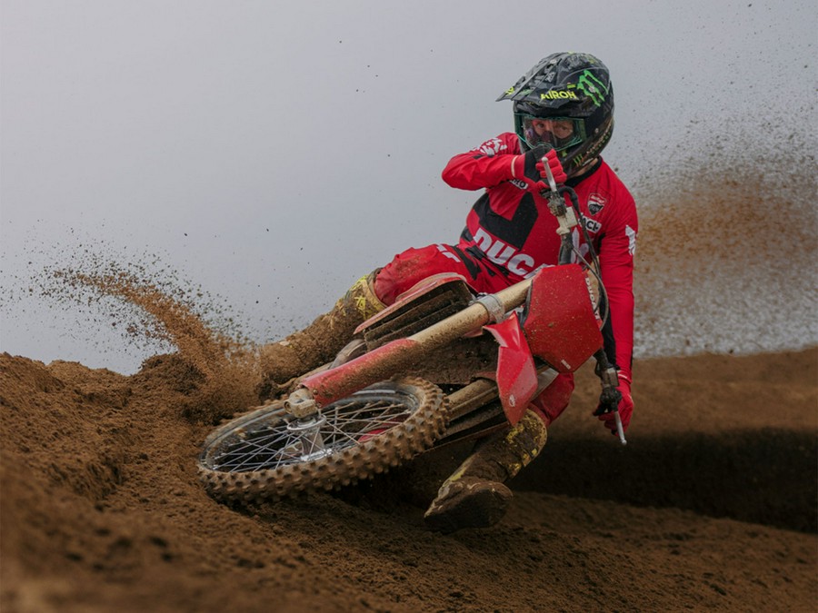 2026 Ducati Desmo450 MX