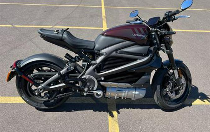 2021 LiveWire One Review [27 Fast Facts – Electric Motorcycle]