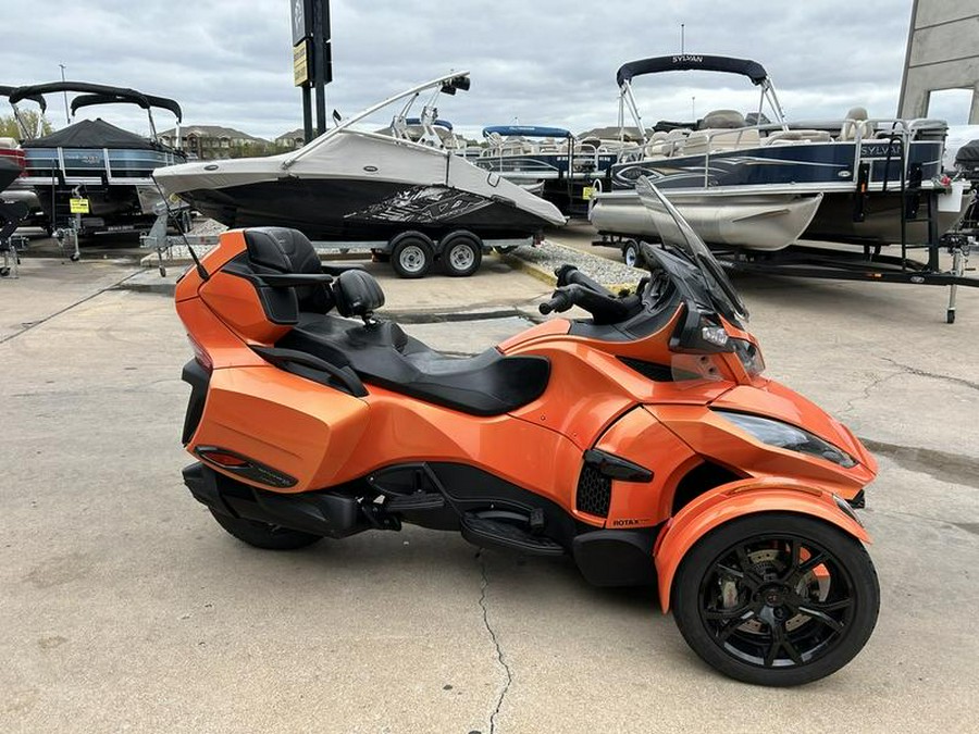 2019 Can-Am® Spyder® RT Limited Dark