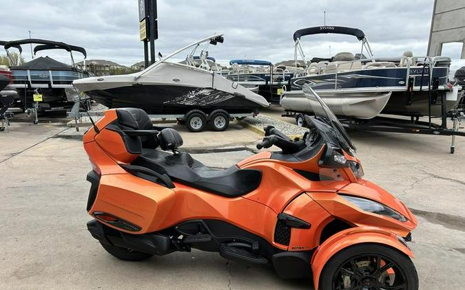 2019 Can-Am® Spyder® RT Limited Dark