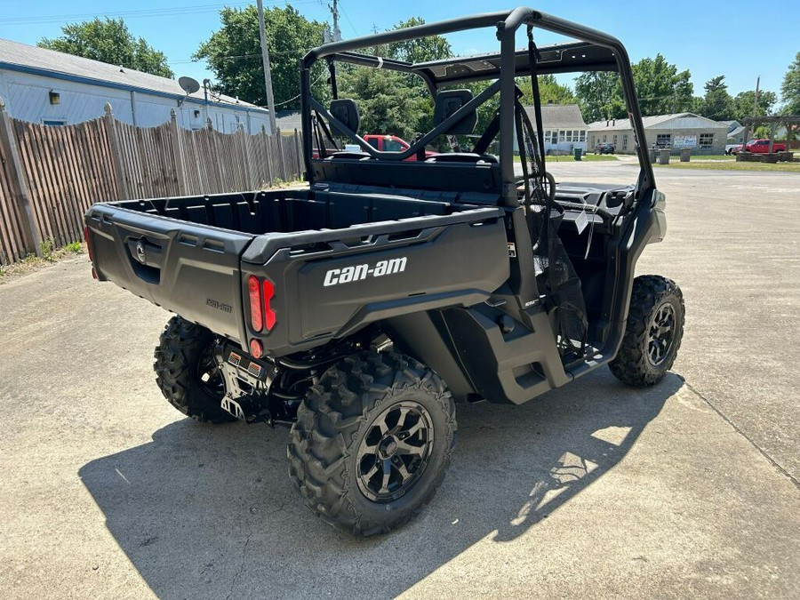 2024 Can-Am™ Defender DPS HD7