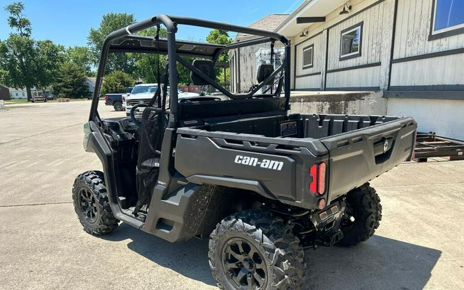 2024 Can-Am™ Defender DPS HD7