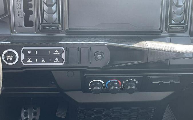 2026 Can-Am® Defender MAX XT CAB HD11