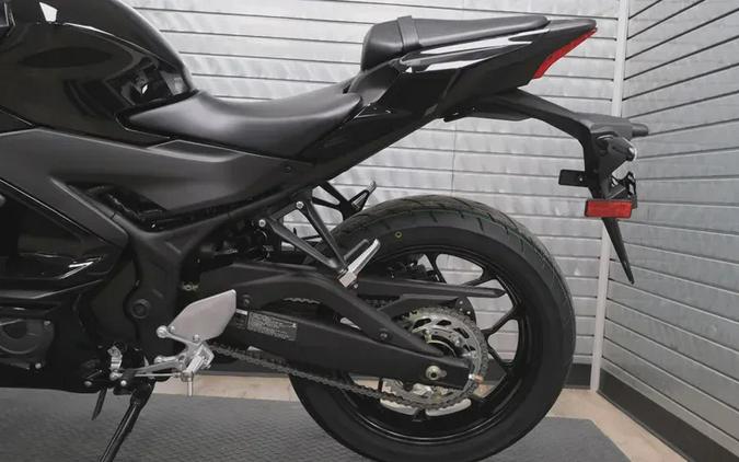 2026 YAMAHA YZFR3 ABS