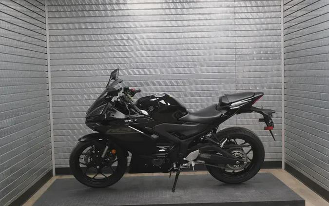 2026 YAMAHA YZFR3 ABS