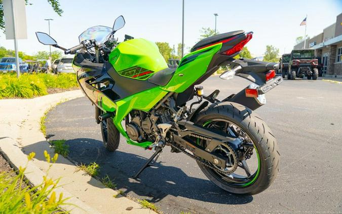 2023 Kawasaki Ninja 400 KRT