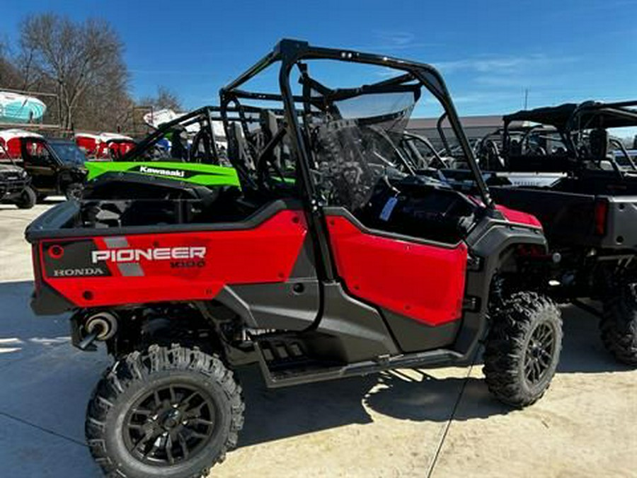 2025 Honda Pioneer 1000 Deluxe