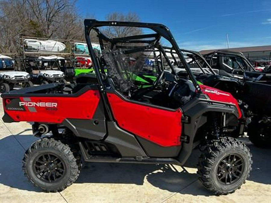 2025 Honda Pioneer 1000 Deluxe