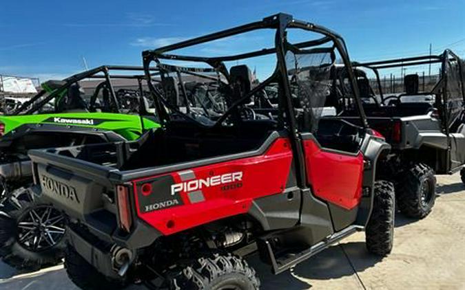 2025 Honda Pioneer 1000 Deluxe