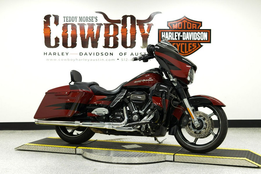 2017 Harley-Davidson® FLHXSE - CVO™ Street Glide®